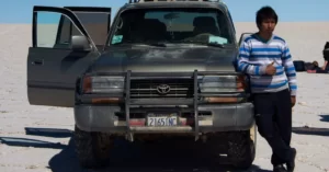 Guia e carro 4x4 no Salar de Uyuni